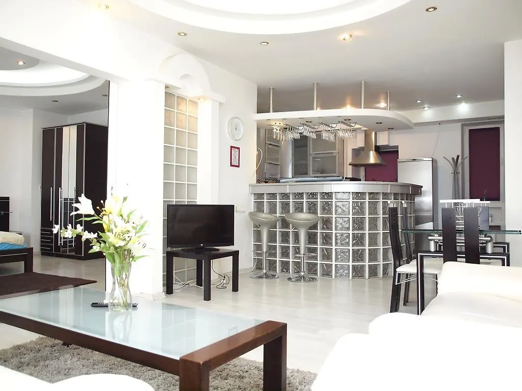 Academy Deluxe Apartment Bucharest 0*,